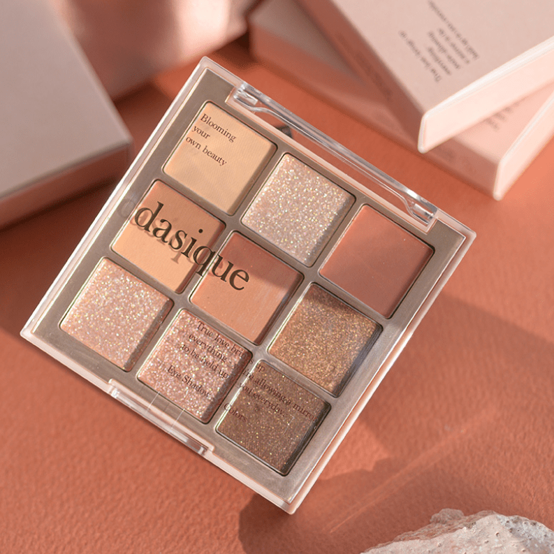 Палетка тіней Dasique Shadow Palette #01 Sugar Brownie